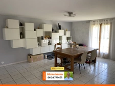 Au calme, Propriété de 250 m2 avec 5/6 chambres+6 garages et piscine