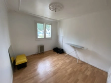 Au calme à Longvic, Maison de 90 m2 rénovée et élevée sur sous-sol 
