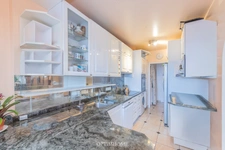 Résidence Parly 2 – Appartement 5 pièces – 108 m² – Dernier étage – Balcon & loggia – Garage box