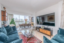 Résidence Parly 2 – Appartement 5 pièces – 108 m² – Dernier étage – Balcon & loggia – Garage box