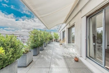 EXCLUSIVITÉ – APPARTEMENT  DERNIER ÉTAGE | TERRASSE DE 38 m² | VUE SUR LES TOITS DE PARIS