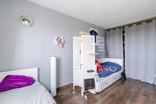LIVRY GARGAN appartement T4 6 85 M2 cave et place de parking