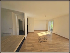 VAUJOURS Maison 4 pièces - 96 m2 avec jardin et deux places de stationnement