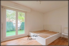 LIVRY GARGAN - Deux pièces en rez de chaussée avec jardin, cave et garage
