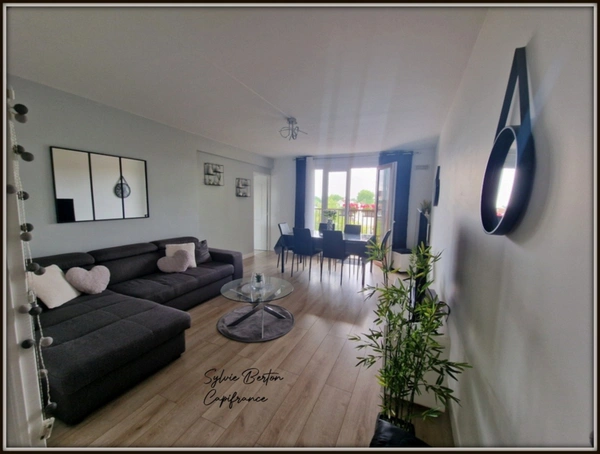Appartement à vendre 4 pièces LIVRY GARGAN - 84 m2 - Balcon, une cave et deux places de parking