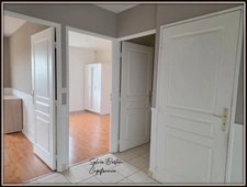 VAUJOURS - Appartement T3 de 72 m3 avec balcon, box et place de parking