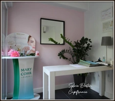 A vendre fonds de commerce - Institut de beauté - 102 m2 avec jardin intérieur proche gare RER