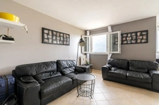 LIVRY GARGAN appartement T4 6 85 M2 cave et place de parking