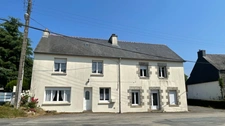 GRANDE MAISON DE BOURG DE 180 m² AVEC DEPENDANCE ET HANGAR 