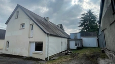 GRANDE MAISON DE BOURG DE 180 m² AVEC DEPENDANCE ET HANGAR 