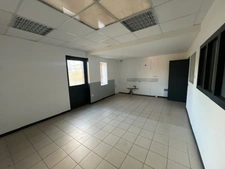 Local d'activité de 1900 m² env en périphérie de LOUDEAC