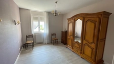 GRANDE MAISON DE BOURG DE 180 m² AVEC DEPENDANCE ET HANGAR 