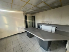 Local d'activité de 1900 m² env en périphérie de LOUDEAC