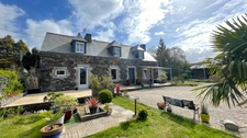 Maison à vendre 7 pièces, PROCHE DU LAC DE GUERLEDAN