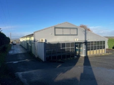 Local d'activité de 1900 m² env en périphérie de LOUDEAC