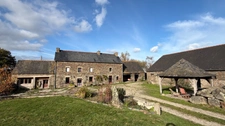 Maison de caractère à vendre 6 pièces BON REPOS SUR BLAVET (22)