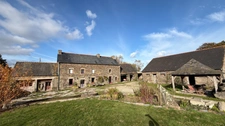 Maison de caractère à vendre 6 pièces BON REPOS SUR BLAVET (22)