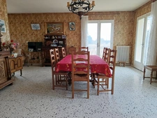 MAISON SUR SOUS SOL SUR UN TERRAIN D'ENVIRON 5000 M²