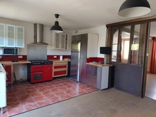 MAISON COEUR DE VILLE TROIS CHAMBRES SUR UN TERRAIN DE 1600 M²