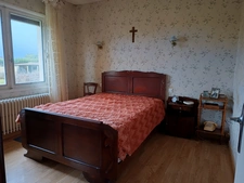 MAISON SUR SOUS SOL SUR UN TERRAIN D'ENVIRON 5000 M²