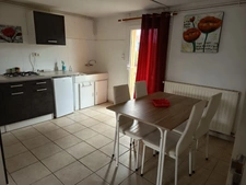 MAISON DE CAMPAGNE SUR SOUS SOL AU CALME ABSOLU.