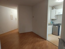 STUDIO COEUR DE VILLE EN REZ DE CHAUSSEE AVEC TERRASSE