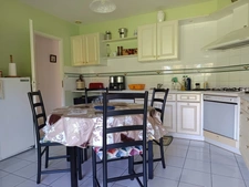 CONTEMPORAINE DE 5 CHAMBRES , QUARTIER RECHERCHE.