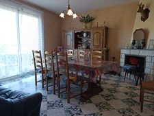 Habitation de plain-pied comportant 4 chambres.