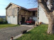 MAISON GASCOGNE QUATRE CHAMBRES ENTIEREMENT RENOVEE SUR 1 HECTARE ET SES DEPENDANCES 