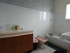MAISON SUR SOUS SOL SUR UN TERRAIN D'ENVIRON 5000 M²