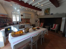 MAISON GASCOGNE QUATRE CHAMBRES ENTIEREMENT RENOVEE SUR 1 HECTARE ET SES DEPENDANCES 