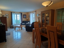 Vaste maison 6 pièces de plain-pied — Emplacement idéal proche de tout. »