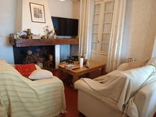 MAISON SUR SOUS SOL 3 CHAMBRES AVEC GARAGE , QUARTIER CALME .