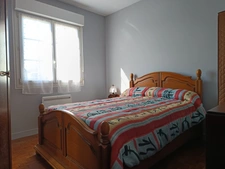 Habitation de plain-pied comportant 4 chambres.