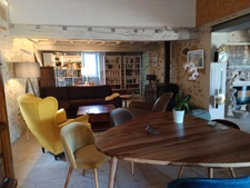 MAISON DE CHARME  4 CHAMBRES VUE CHAINE PYRENEES.