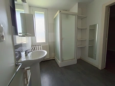 MAISON AVEC DE  BEAUX VOLUMES ,COEUR DE VILLE , QUARTIER CALME ET PRIVILIGIE.