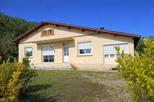 ANCIEN CORPS DE FERME SUR PLUS DE 1 HECTARE 