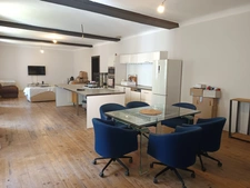  Magnifique ancien bâtiment thermal à potentiel exceptionnel – 1 000 m² sur 1,5 ha