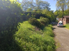 Exclusivité : Terrain constructible arboré en Cœur de Ville avec petite dépendance