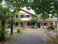 AUTHENTIQUE MAISON DE CHARME AVEC DEPENDANCES 