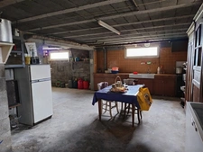 MAISON SUR SOUS SOL SUR UN TERRAIN D'ENVIRON 5000 M²