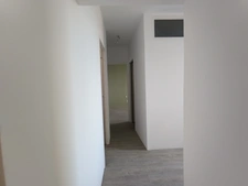 ENSEMBLE IMMOBILIER A TERMINER DE RENOVER AVEC GARAGE SUR LE CHEMIN DE COMPOSTELLE.