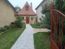 Charmante Béarnaise en pierre avec jardin – À finir de rénover