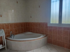 Vaste maison 6 pièces de plain-pied — Emplacement idéal proche de tout. »