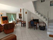 CONTEMPORAINE DE 5 CHAMBRES , QUARTIER RECHERCHE.
