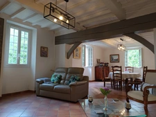 MAISON GASCOGNE QUATRE CHAMBRES ENTIEREMENT RENOVEE SUR 1 HECTARE ET SES DEPENDANCES 