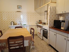 MAISON SUR SOUS SOL SUR UN TERRAIN D'ENVIRON 5000 M²