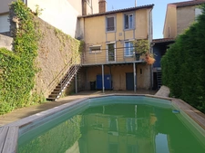 MAISON COEUR DE VILLE TROIS CHAMBRES SUR UN TERRAIN DE 1600 M²