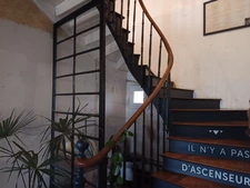 ANCIEN CORPS DE FERME SUR 13356 M² A DEUX PAS DU VILLAGE