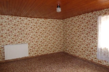 MAISON DE VILLAGE ET SES BELLES DÉPENDANCES EN PIERRE A MODERNISER